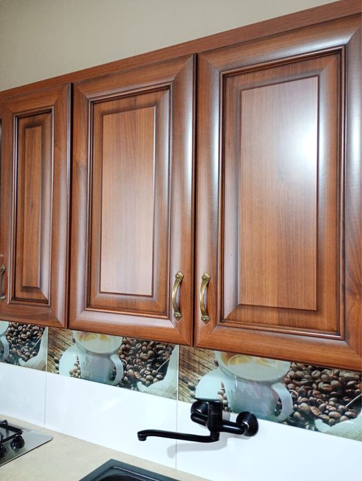 Meble kuchenne ze stołem