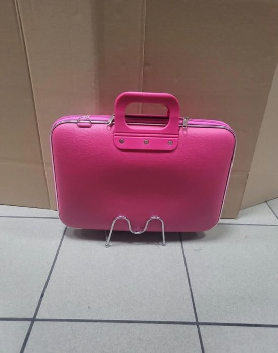 Teczka różowa na laptop 15,6 cali