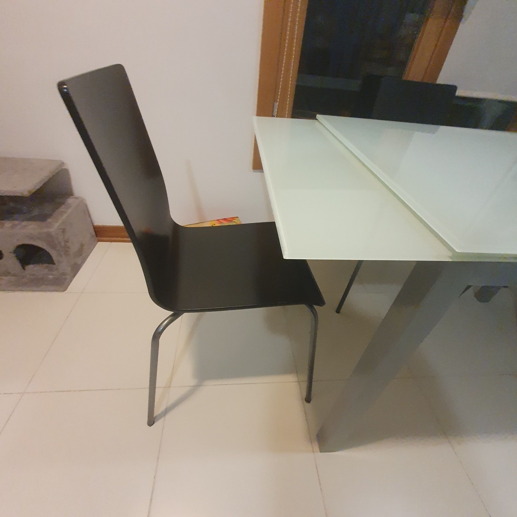 Mesa vidro extensível + 4 cadeiras
