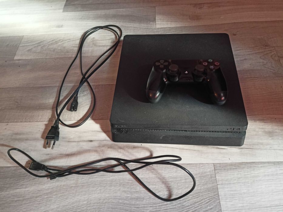 Sprzedam konsolę PlayStation 4 slim 500 GB