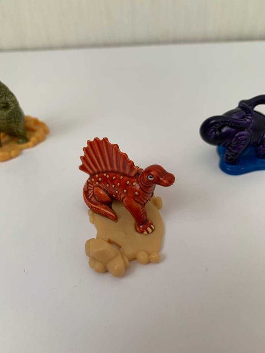 Динозавры игрушки с киндер сюрприз