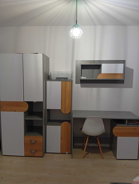 Zestaw mebli młodzieżowych - szafa, biurko, słupek, nadstawka !!