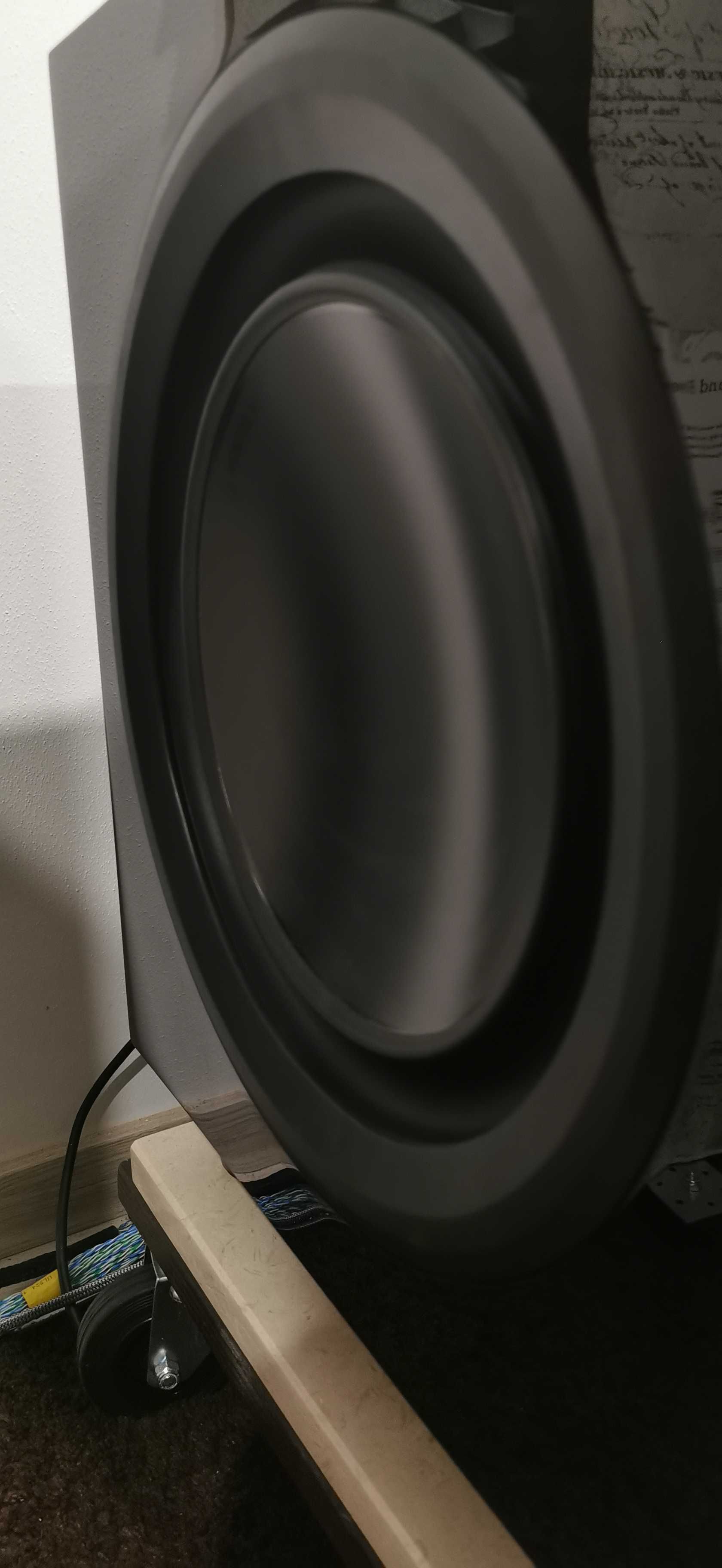 subwoofer coluna activa Monitor Audio Platinum PLW215 II
