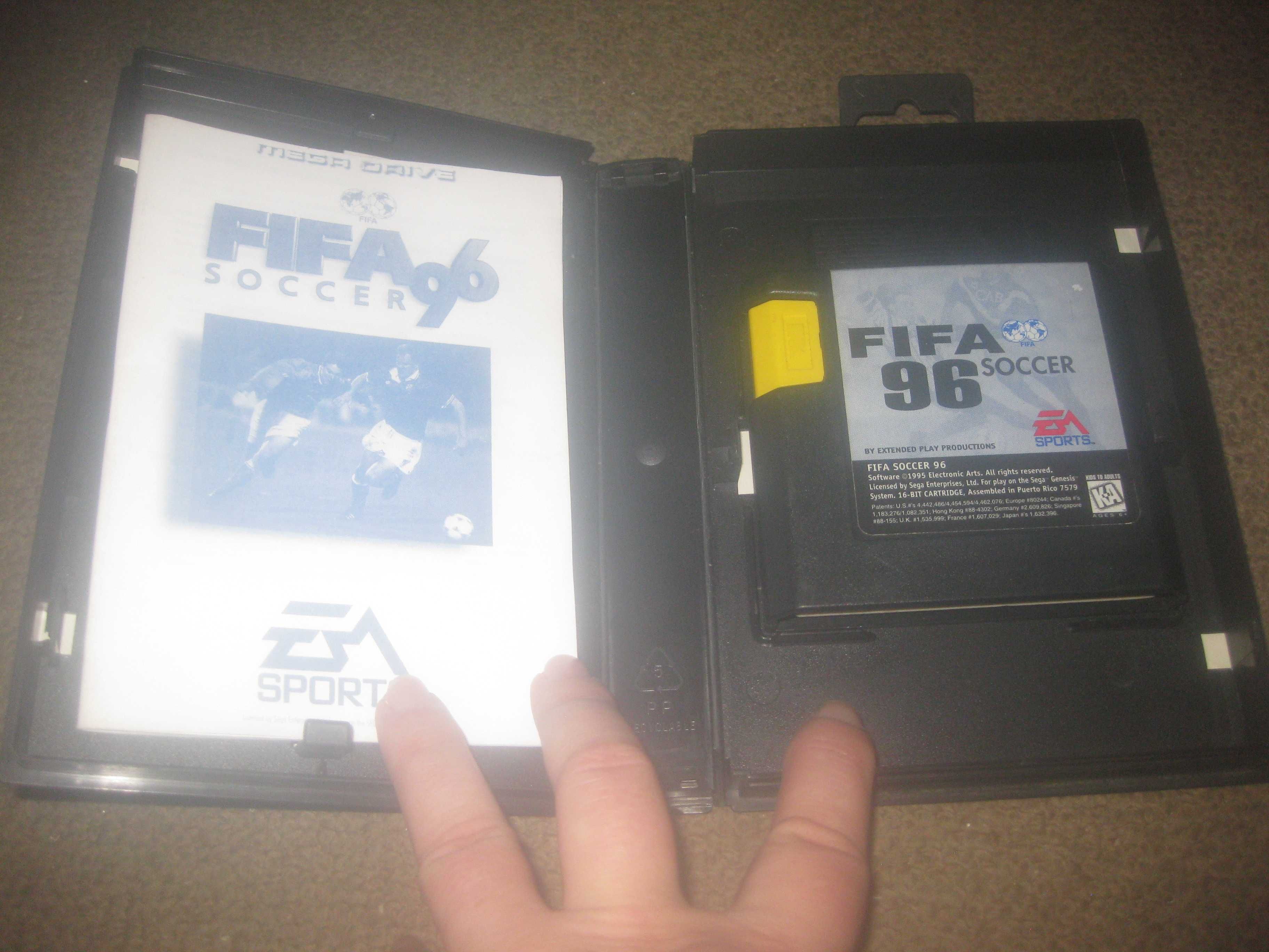 Jogo "FIFA 96" para Sega Mega Drive/Completo!