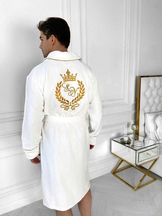 Халат іменний з вишивкою з махри-плюш