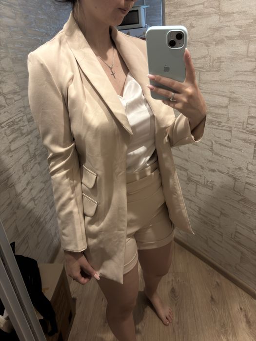 Костюм жакет з шортами, розмір S