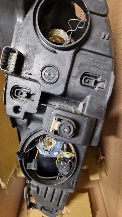 Farol peugeot 308 esquerdo e direito - usados