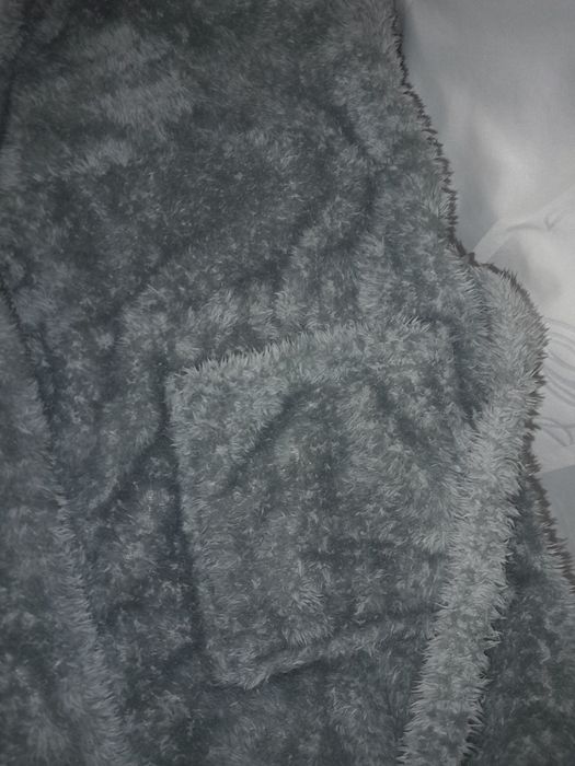 Damski szlafrok z kapturem miękkiego mikropluszu.r.XL.