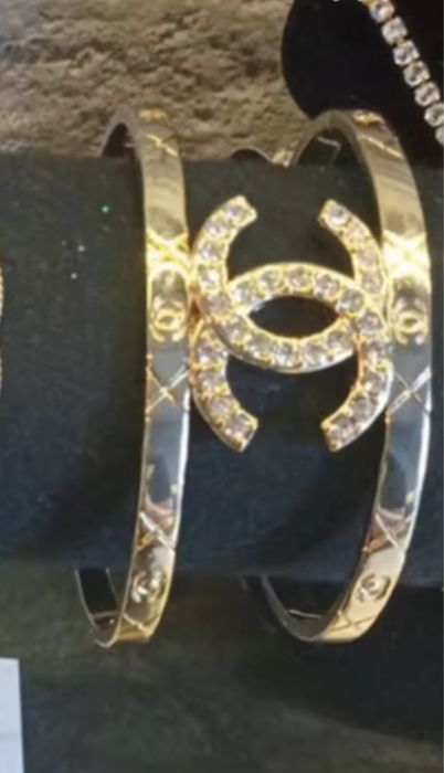 Piękna złota bransoletka cc