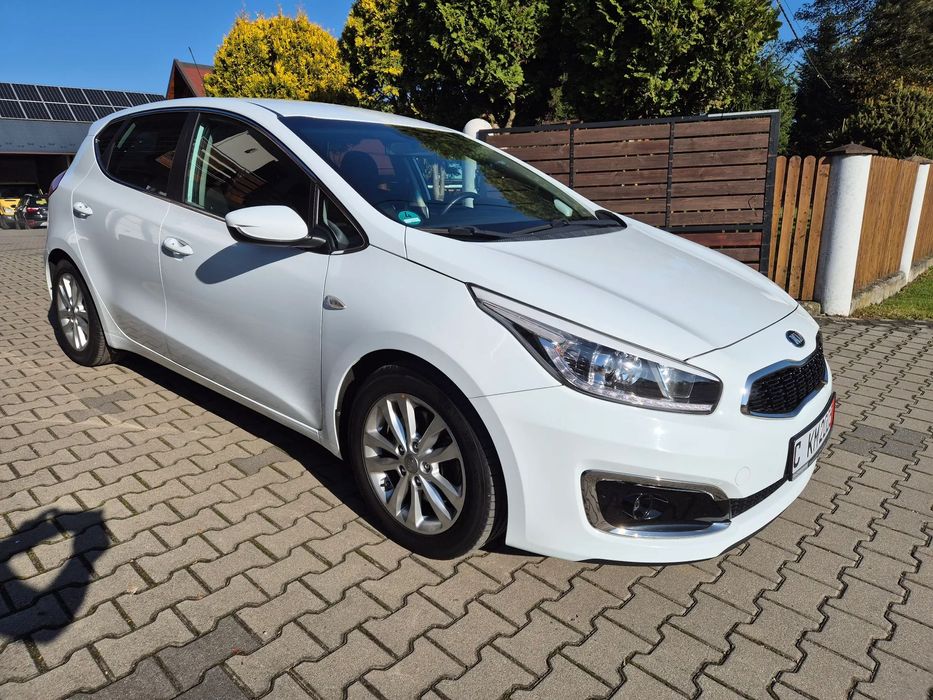 Kia Ceed 1,4 benz REZERWACJA !! REZERWACJA 6 biegów KAMERA LEDY piękny biały !!