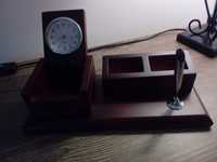 Organizador de Secretária em madeira com relógio e compartimentos