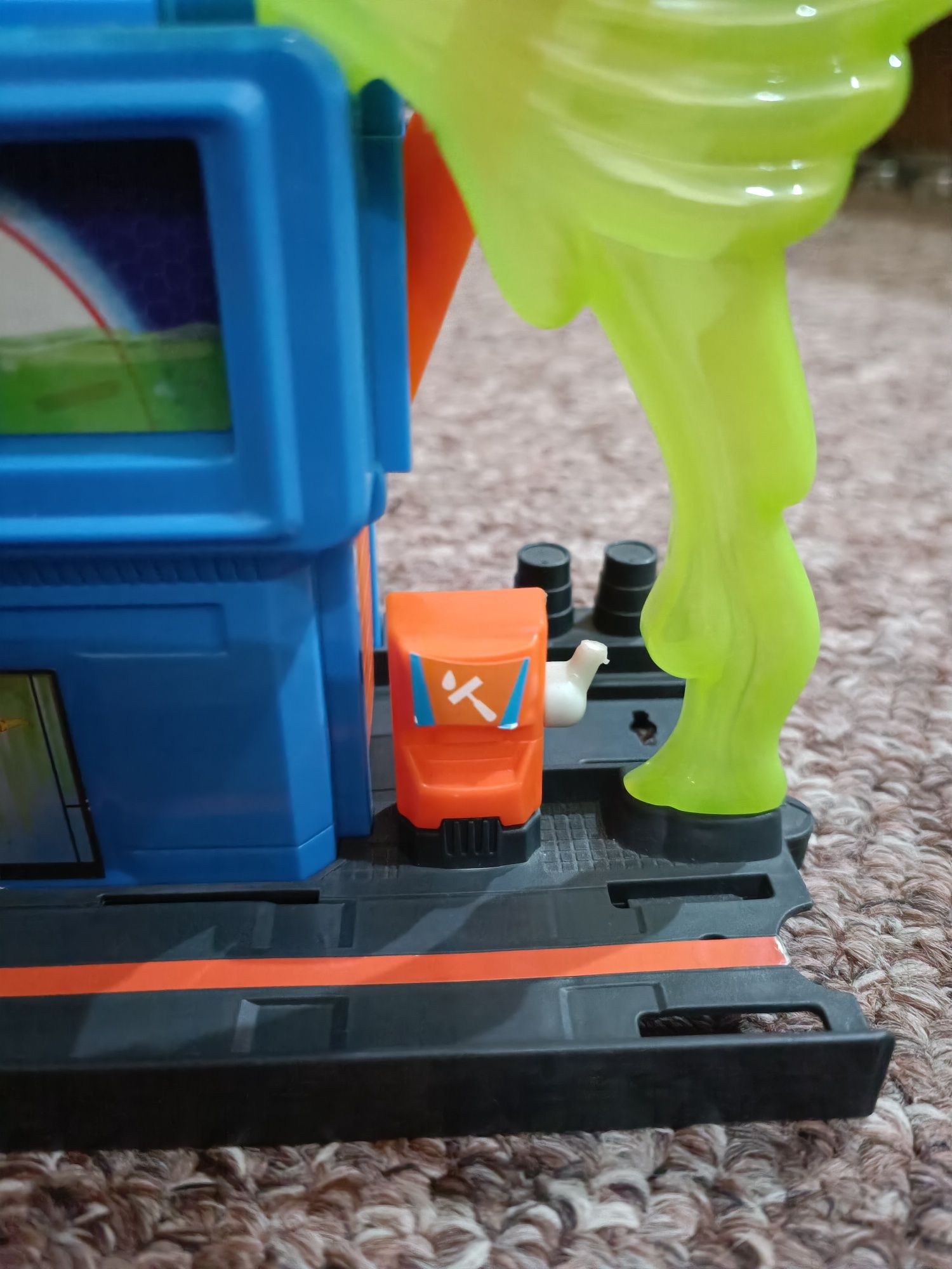 Hot wheels заправка.