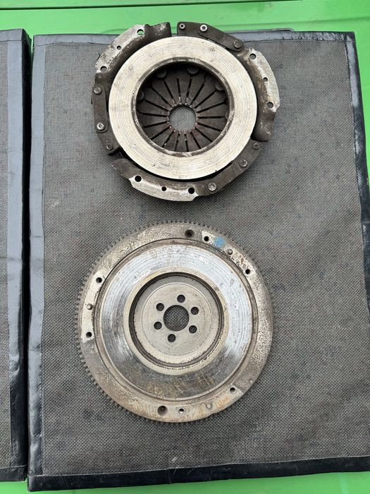 Щеплення корзина маховик зчеплення ваз жигули класика 2101 2103 2107