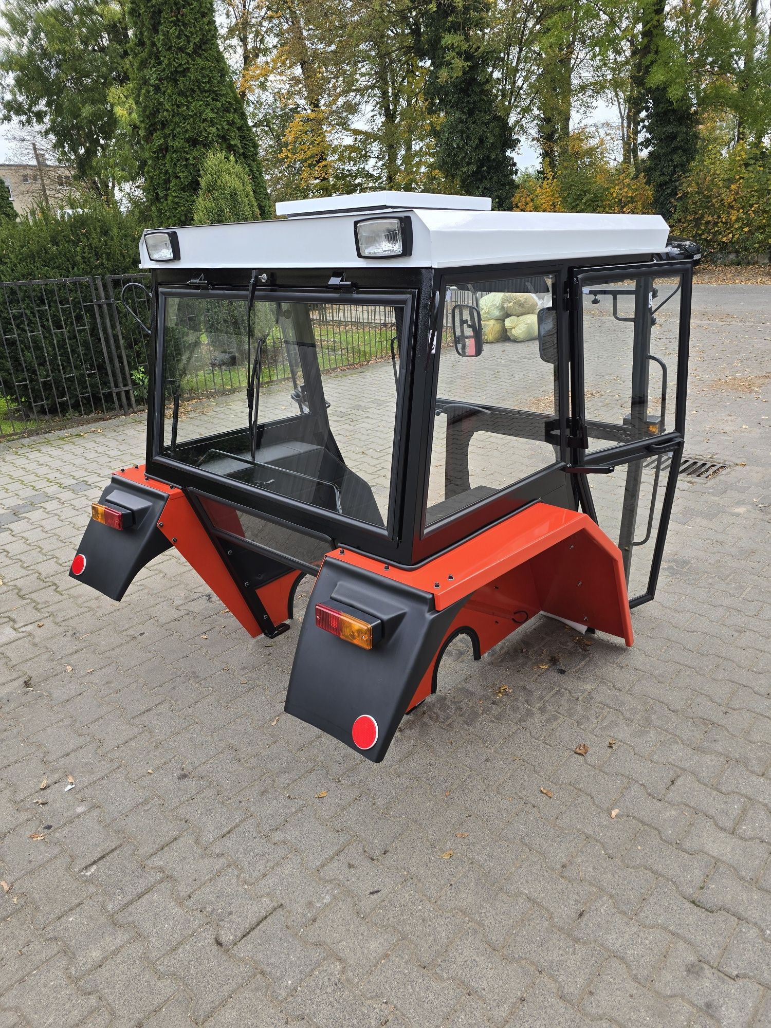 Kabina ciągnikowa C360 Kabina C 360 Ursus c360 Kabina do C360 Kabiny