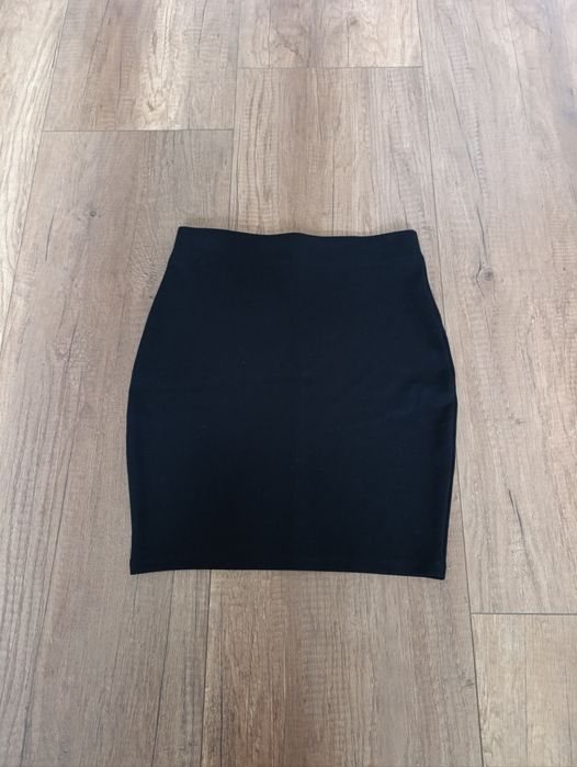 Spódnica damska spódniczka mini czarna Amisu 36 S rozpoczęcie roku