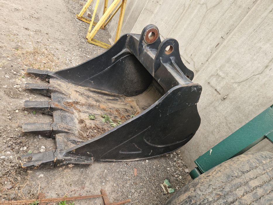 Продам ковш 1.3 куба новый.