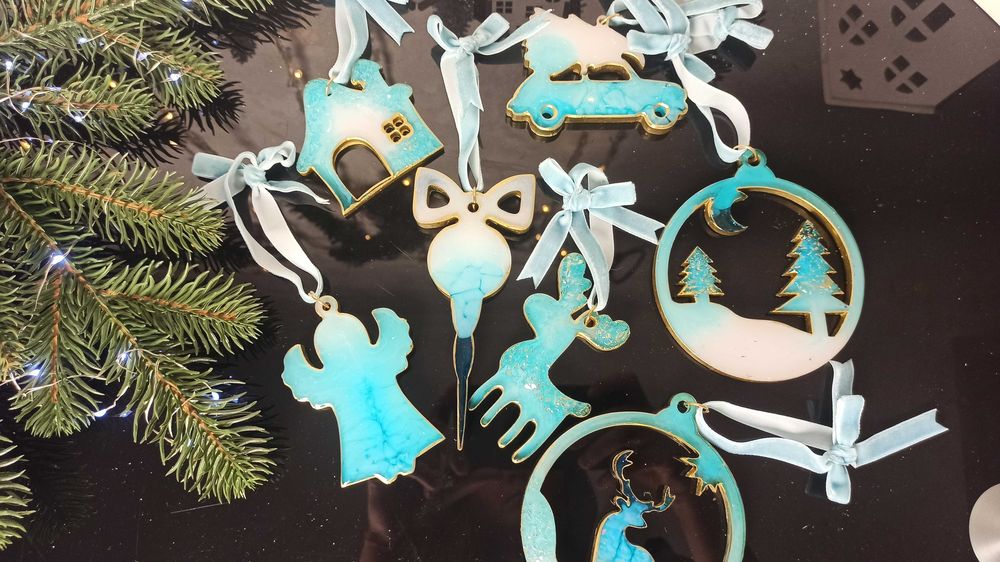 Новорічні іграшки