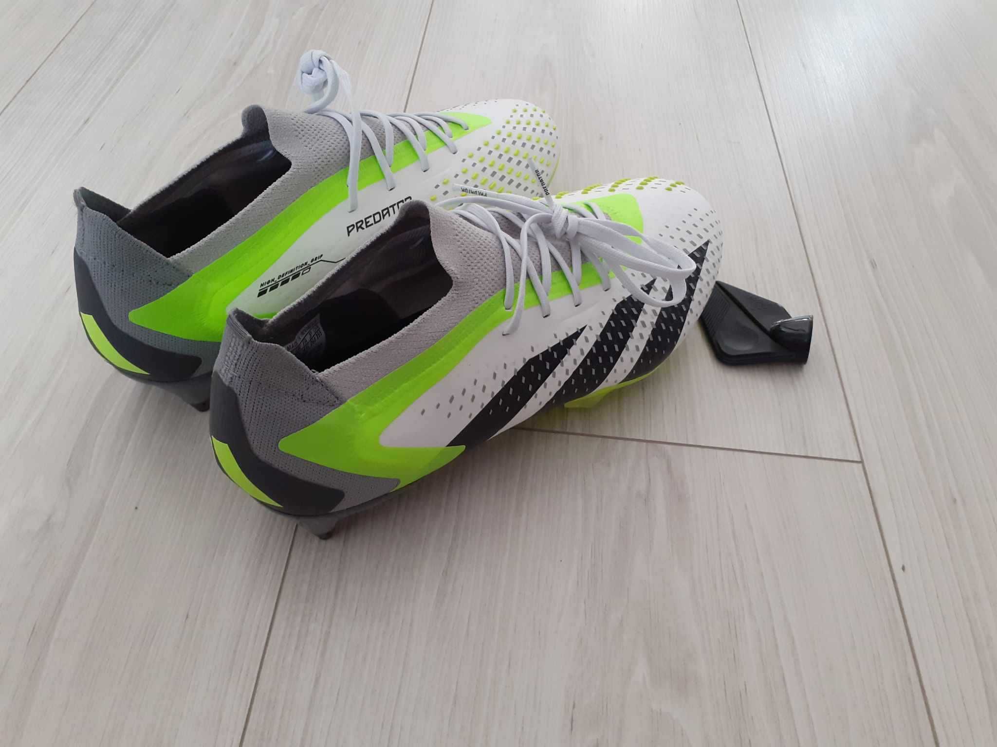 Profesjonalne korki Adidas Predator Accuracy.1 L SG IF2292 r. 41 1/3
