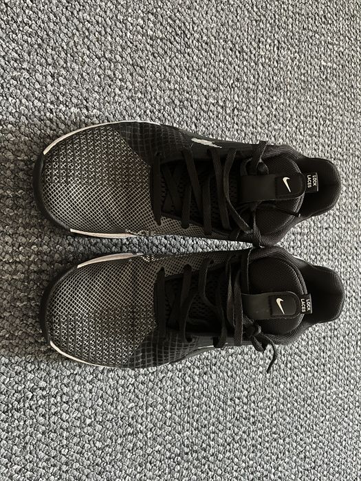 Nike metcon 8 42,5 (27cm)
