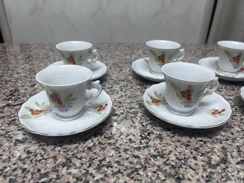 Conjunto 6 Chavenas com pires porcelana floral com bagas