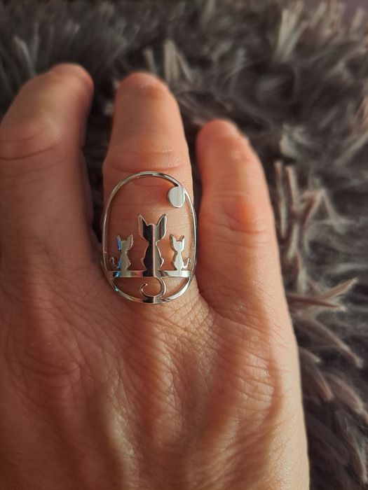 Anel em aço com gatinhos