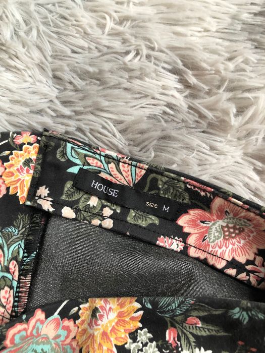 Спідничка (HOUSE)