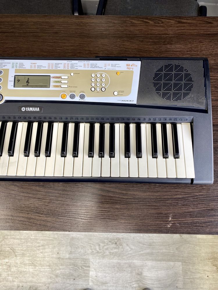 Yamaha PSR-R200 обучающий синтезатор