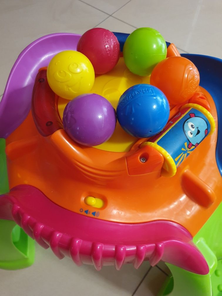 Fisher Price- Piłeczkowy wulkan