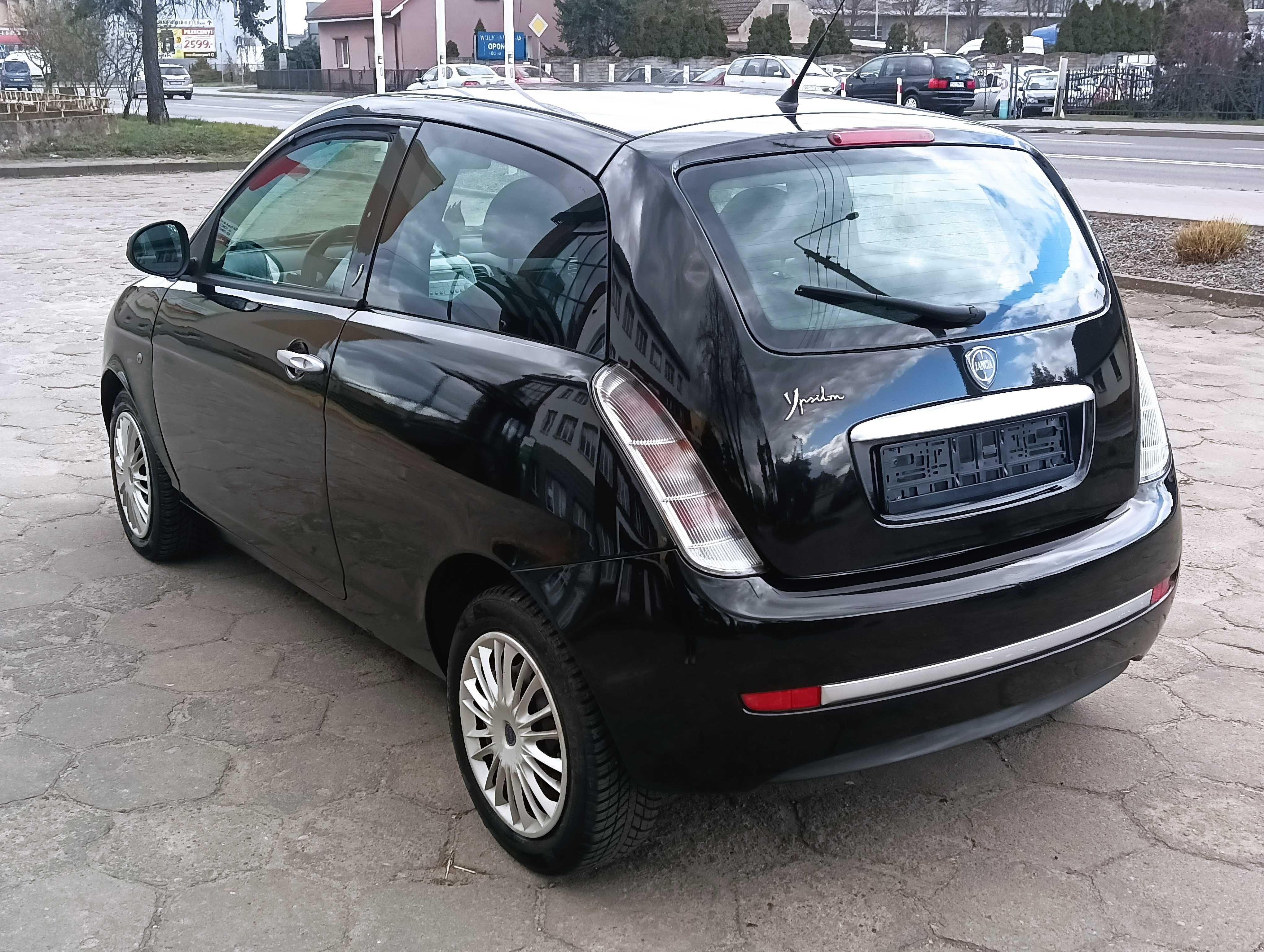 LANCIA YPSILON 1.2 __ Rok 2010 z Niemiec