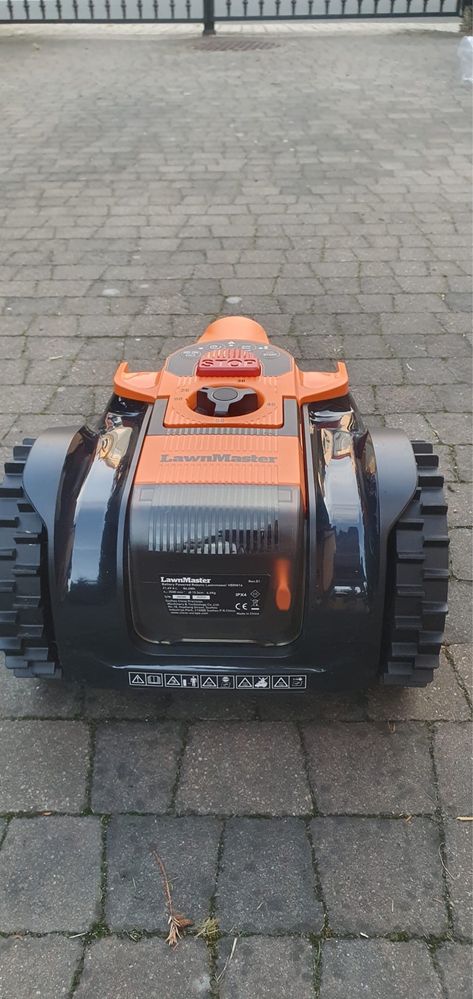 Robot koszący LawnMaster VBRM16 OcuMow | Do 100 m² | 24V | 1250 zł