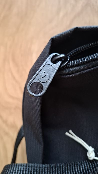 Czarny plecak Fjallraven.