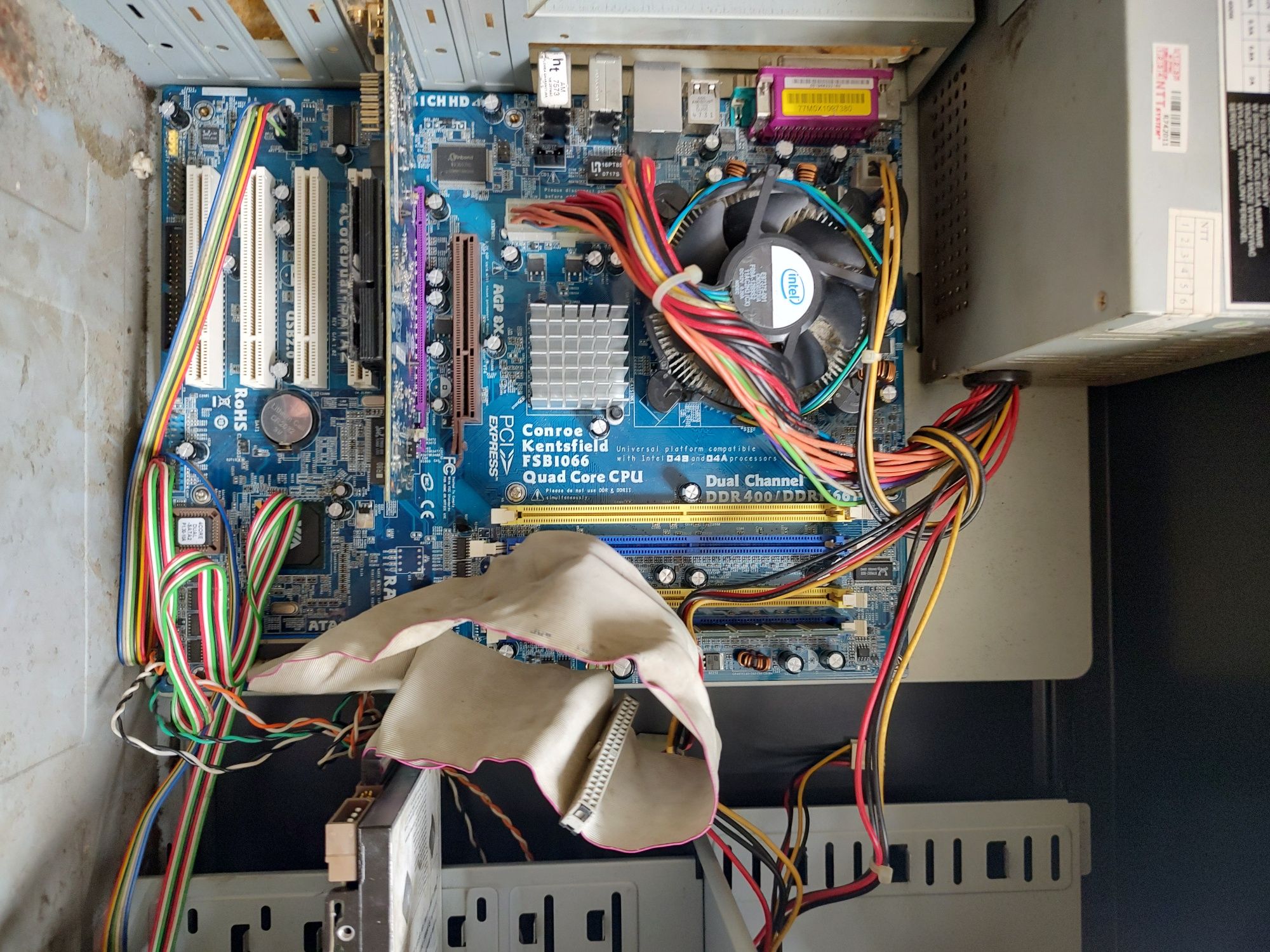 Pentium 3 GHZ, plyta 4coredual-sata2 - stary komputer