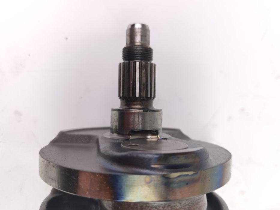 Yamaha yzf 250 08r wał korbowy