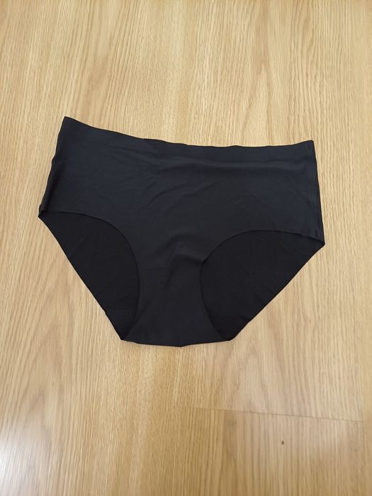 Cuecas pretas, não usadas