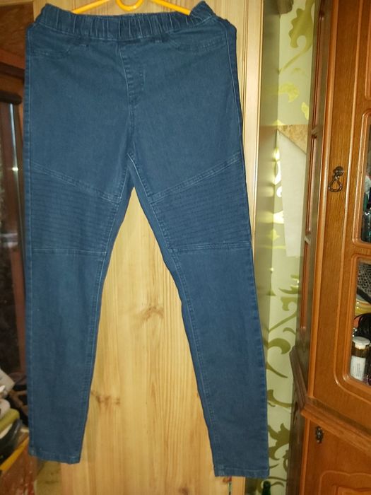 Nowe spodnie jeansowe w gumkę- rurki r. 38