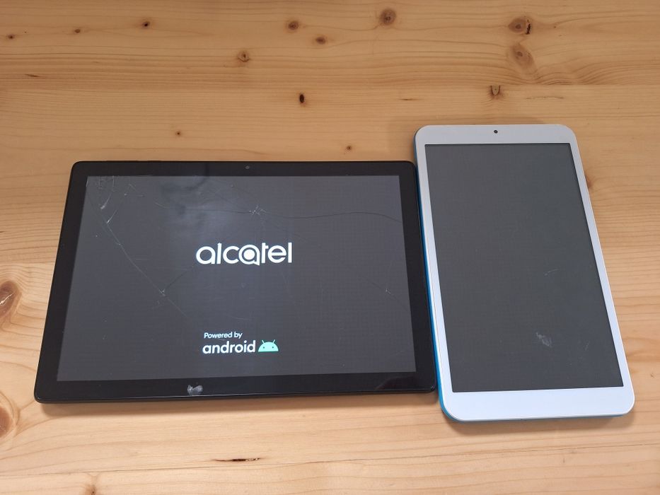 Dois tablets a venda (reparação ou peças)