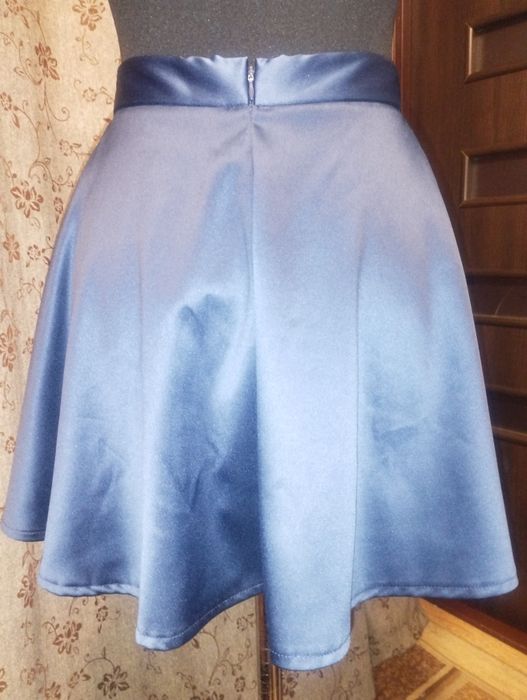 Спідниця синя атласна