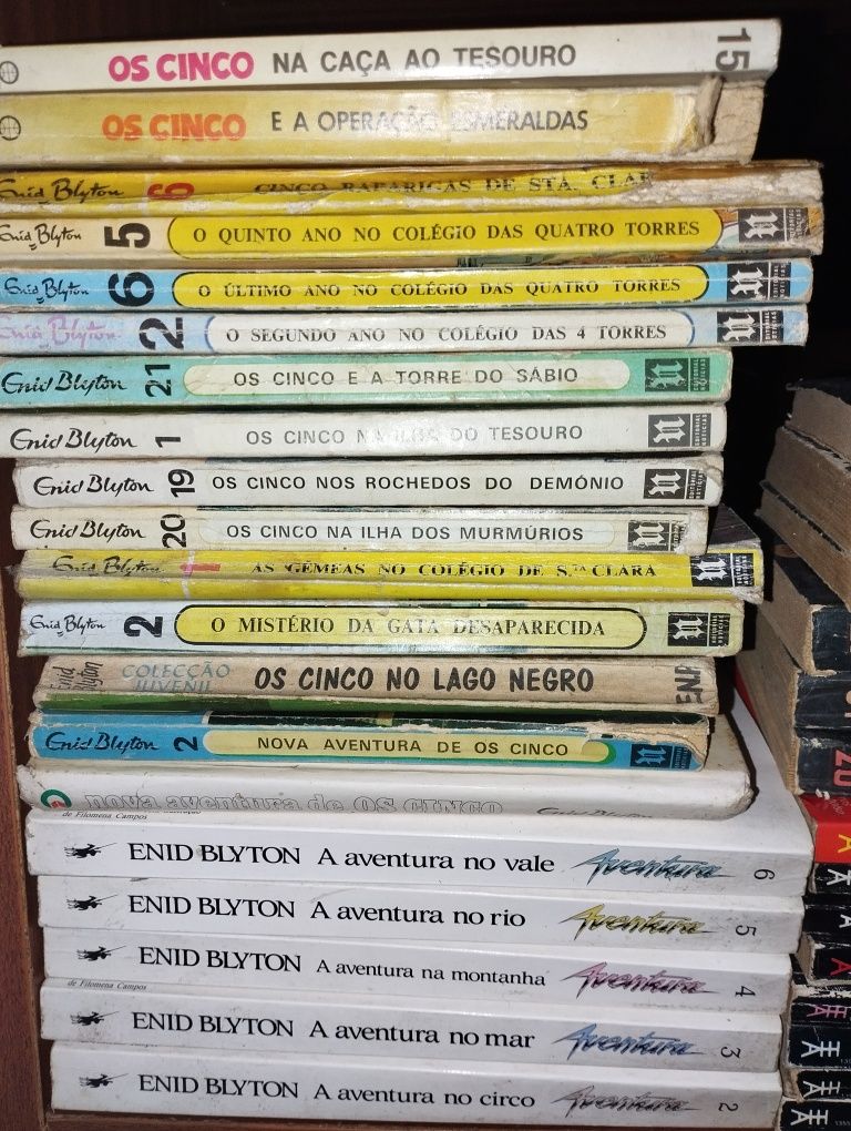 R.L.Stine: Estrada do terror , A baby sitter, Os cinco Enid Blyton