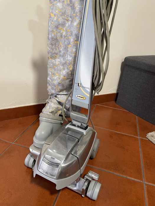 Aspirador Kirby com todas as peças