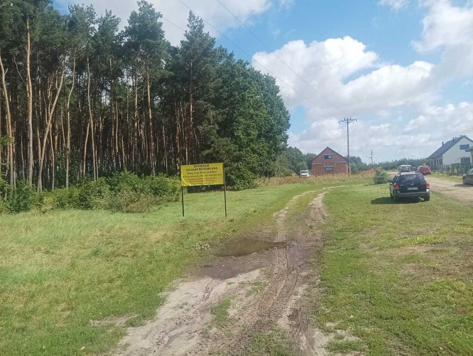 Działka budowlana uzbrojona z własnym lasem 2000 m2 Rościnno