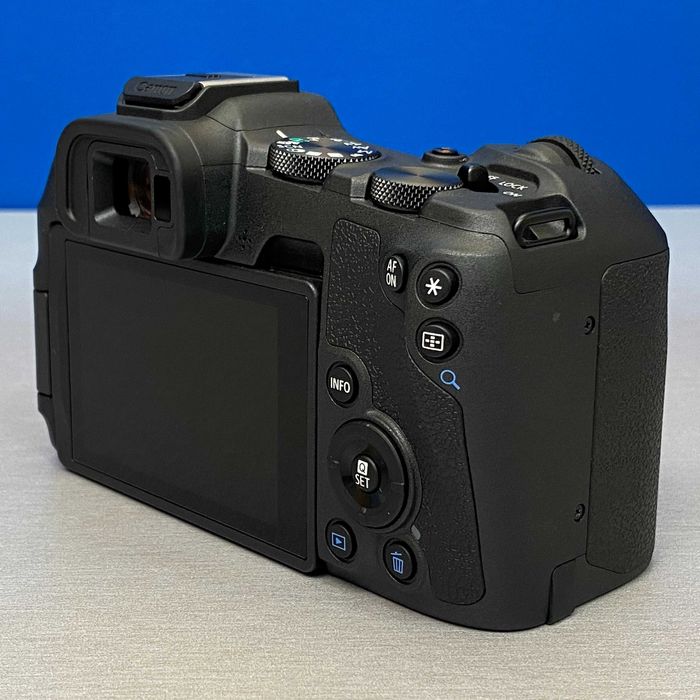 Canon EOS R8 (Corpo) - 24.2MP | 3 ANOS DE GARANTIA