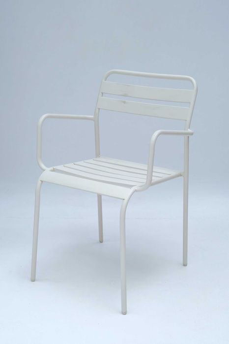 Cadeira branca de exterior