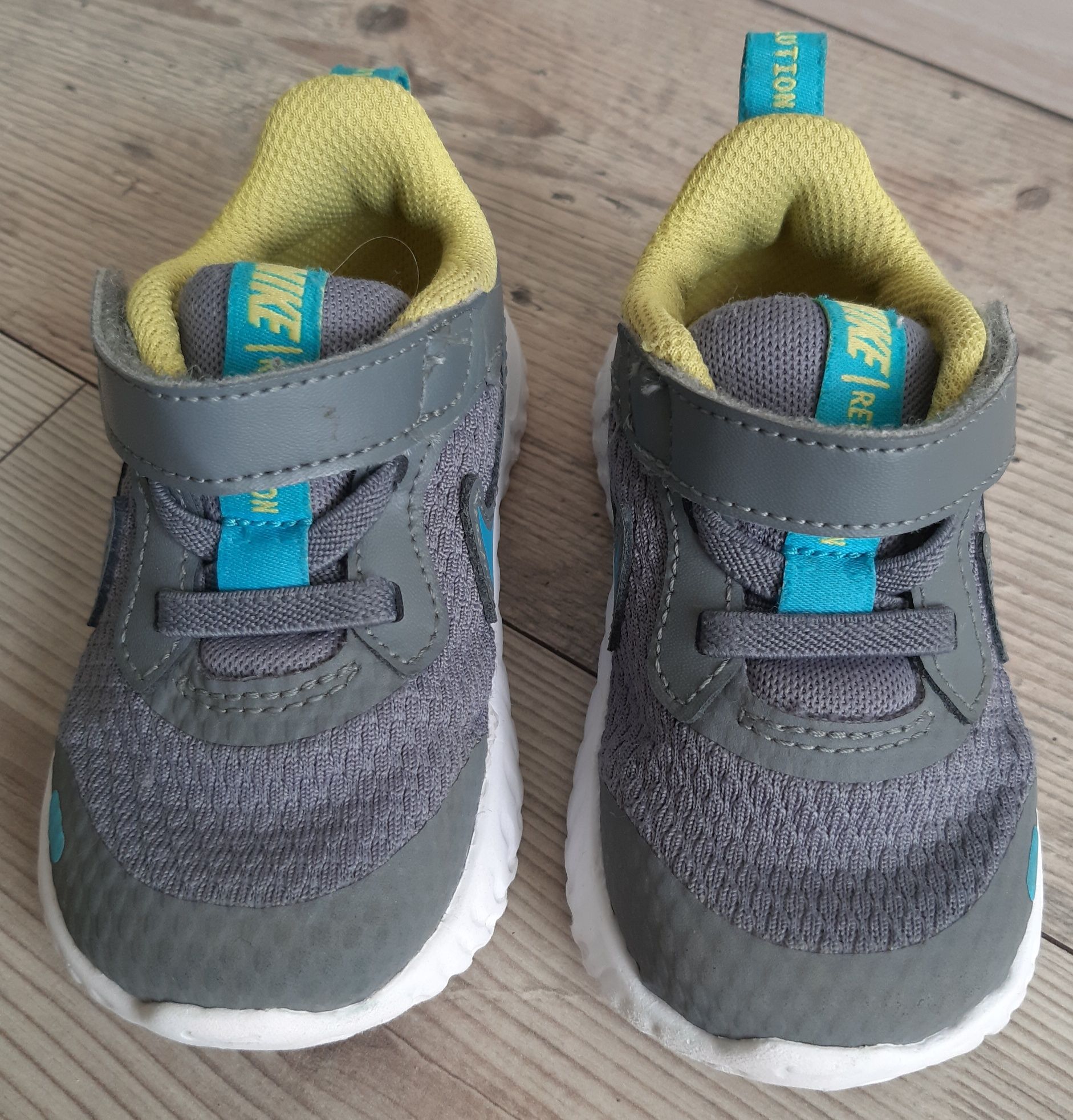 Кросівки NIKE (р.21)