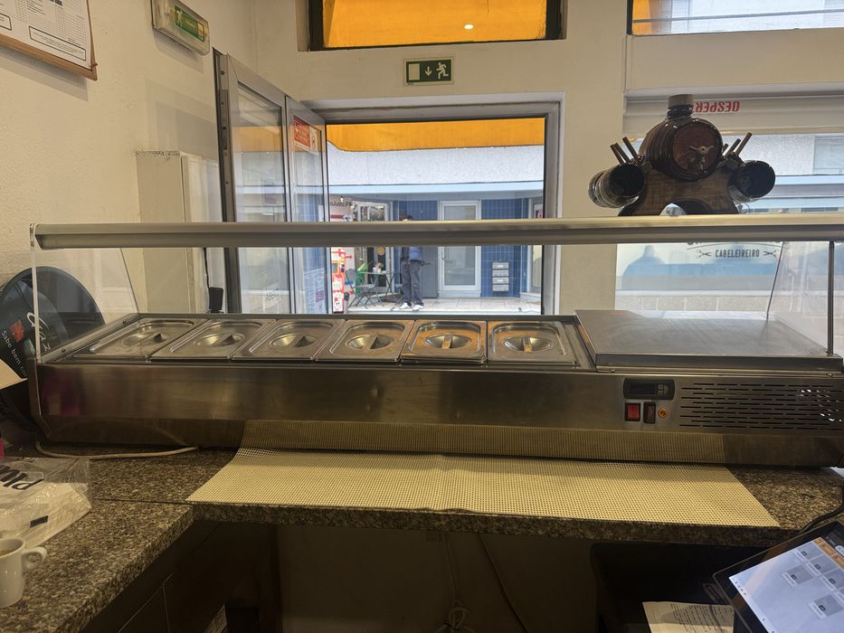 Balcao vitrine / frio em otimas condicoes