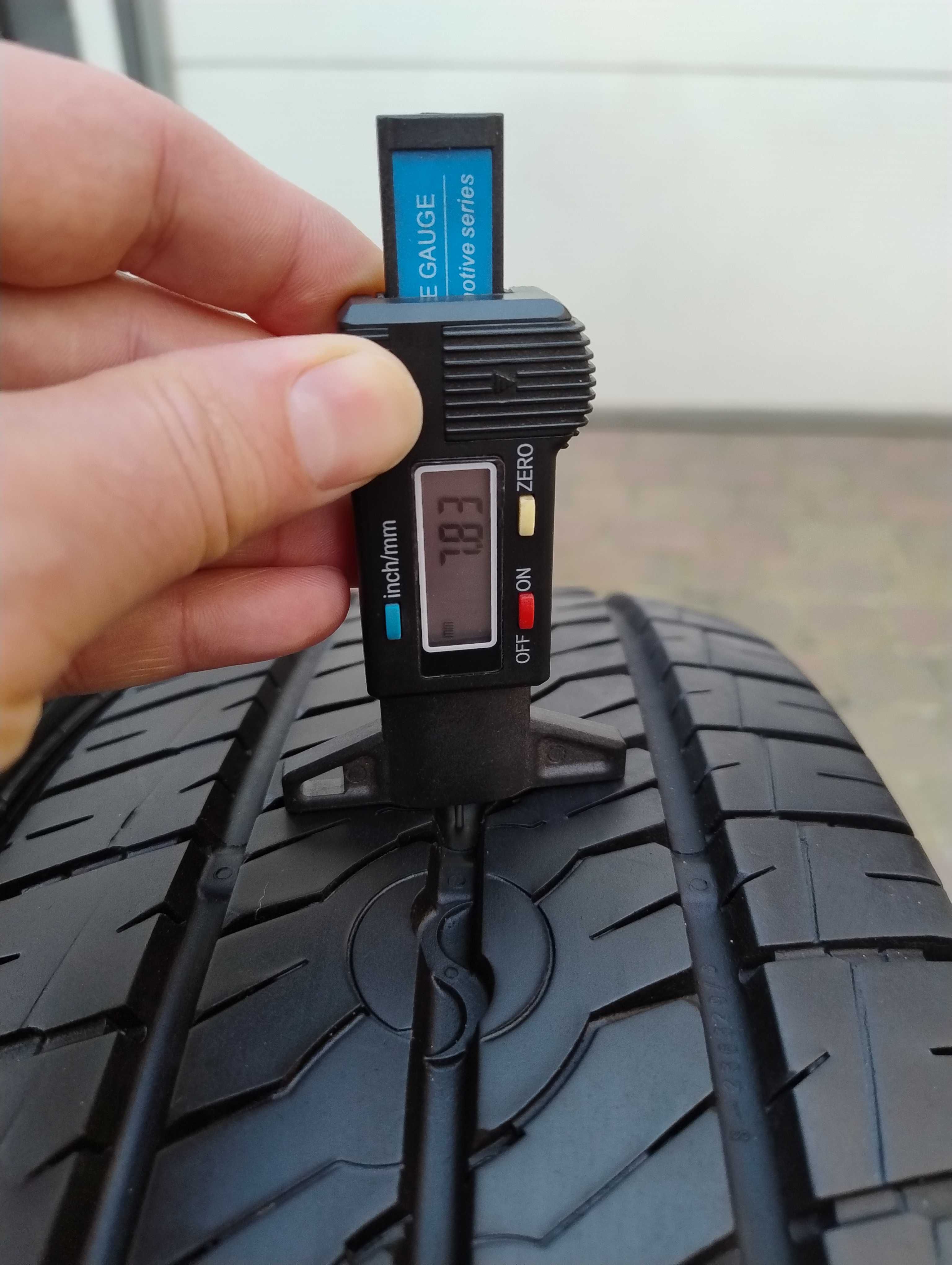 Semperit 195/70/15C Para Lato 18r.