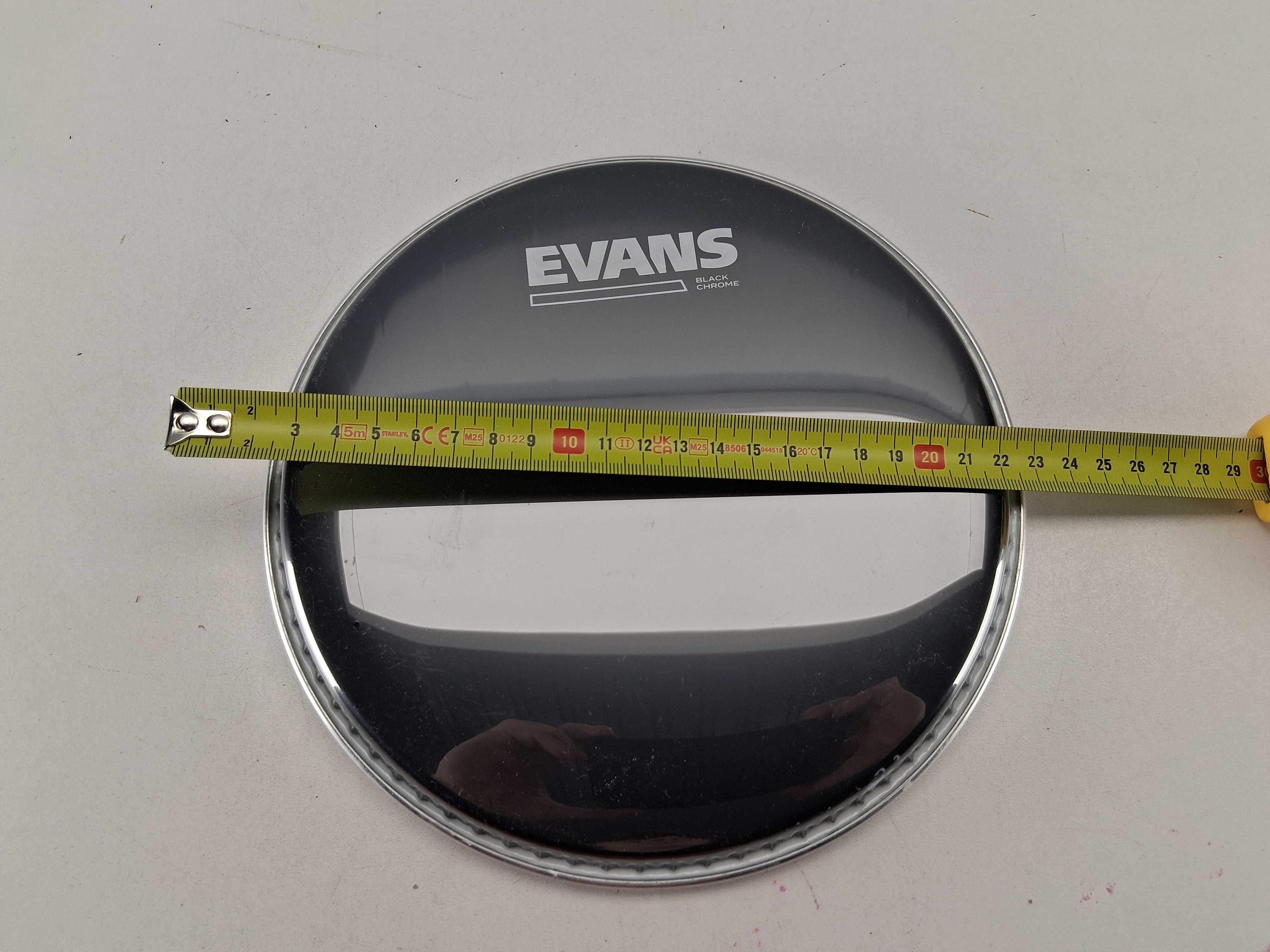 J008 Membrana Naciąg Perkusyjny Evans Black Chrome 8 Cali