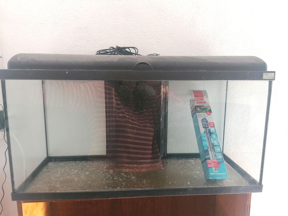 Aquário 80 x 40 x 30 cm