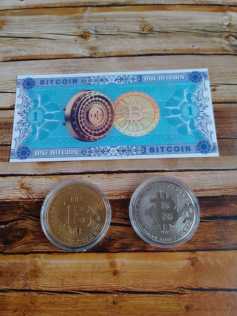 Bitcoin - monety i banknot. Piękny zestaw!