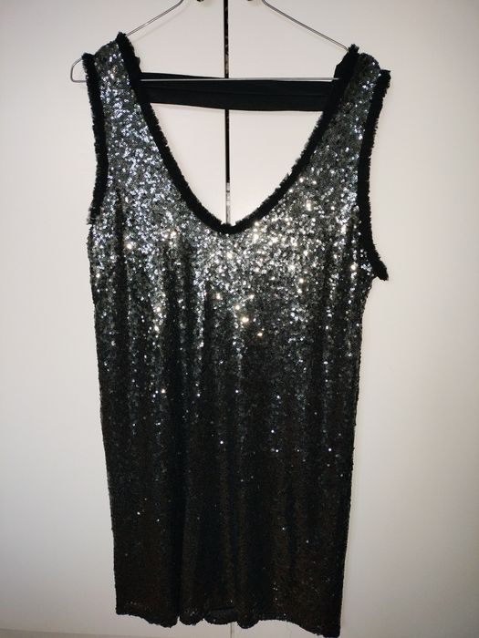 Vestido/ túnica com lantejoulas