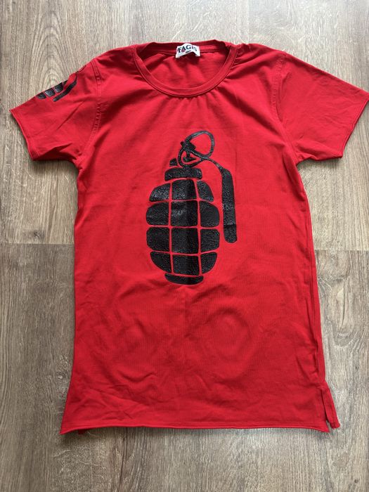 Червона футболка з гранатою 152